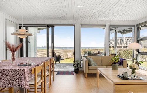 Awesome home in Børkop