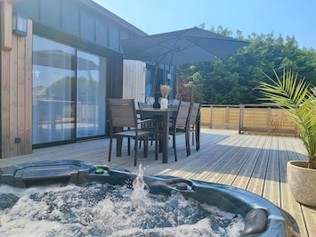 Spa, terrace and parasol