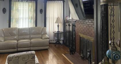 Elizabeth bedroom Newark Airport New York City Statue of Liberty
MetLife stadium