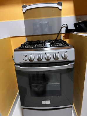 Fridge, microwave, oven, stovetop - Casa de Vacaciones (La ceiba)