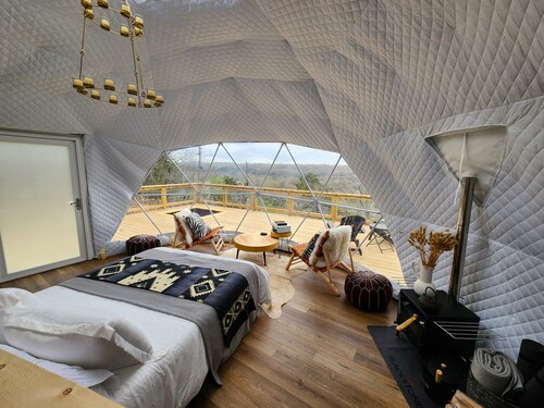 NEW RIVER VIEW Cliff Dome Glamping @ White River, minutes to fishing, hikes!