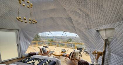 NEW RIVER VIEW Cliff Dome Glamping @ White River, minutes to fishing, hikes!