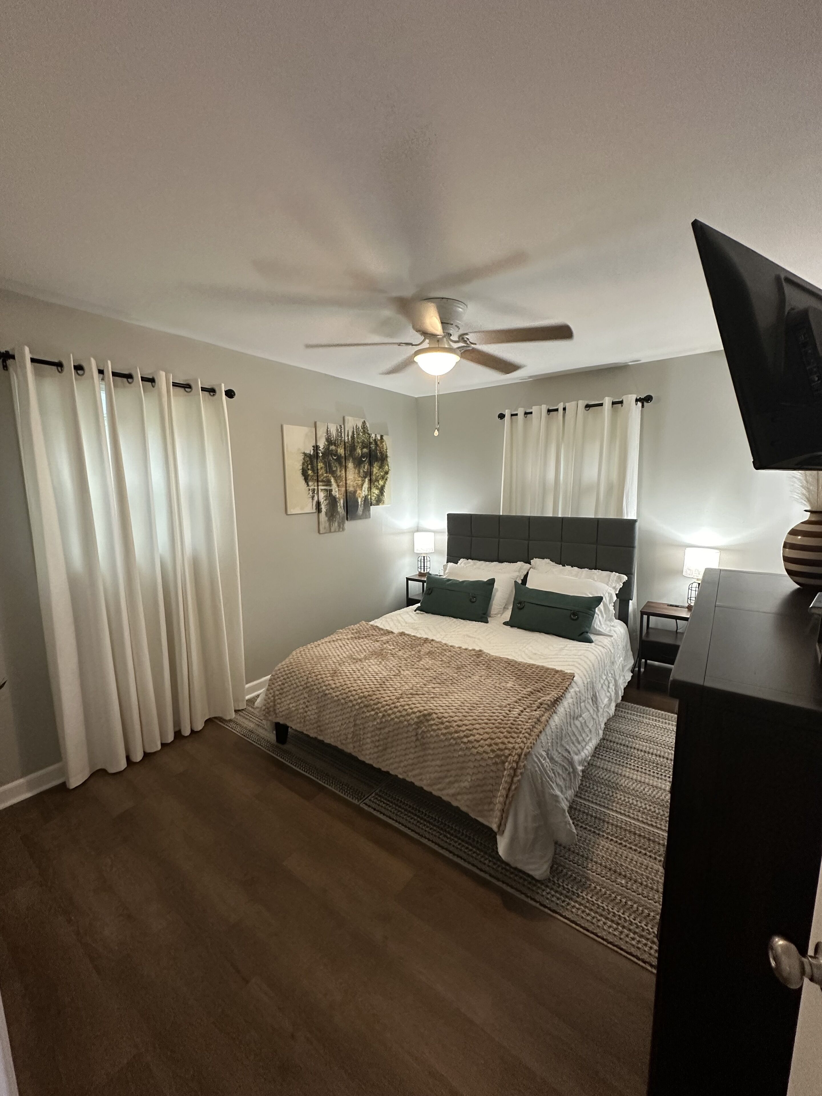 3 soveværelser, skrivebord, strygejern/strygebræt, Wi-Fi