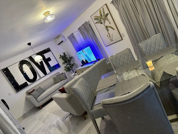 Living area - Cozy 3 bedroom Villa w/ A/C & Pool in the heart of Punta Cana. 24hr Security (Punta Cana)