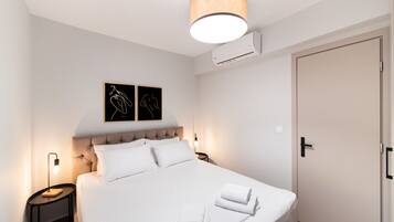 Superior Studio Suite | Egyptian cotton sheets, premium bedding, memory-foam beds