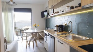Front of property - The Bee Apartments Sea View (Lefkada)