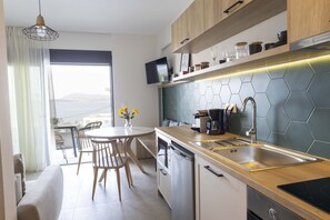 Front of property - The Bee Apartments Sea View (Lefkada)
