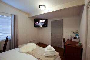 1 bedroom, desk, iron/ironing board, free WiFi