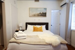 1 bedroom, desk, iron/ironing board, free WiFi