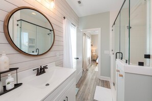 Dusj, såpe, sjampo og toalettpapir