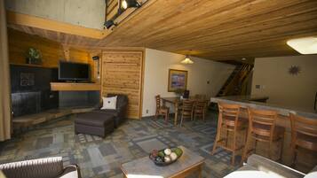 Smart TV, fireplace, DVD player, computer monitors