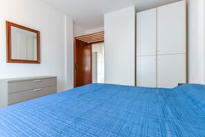 1 habitación y ropa de cama 