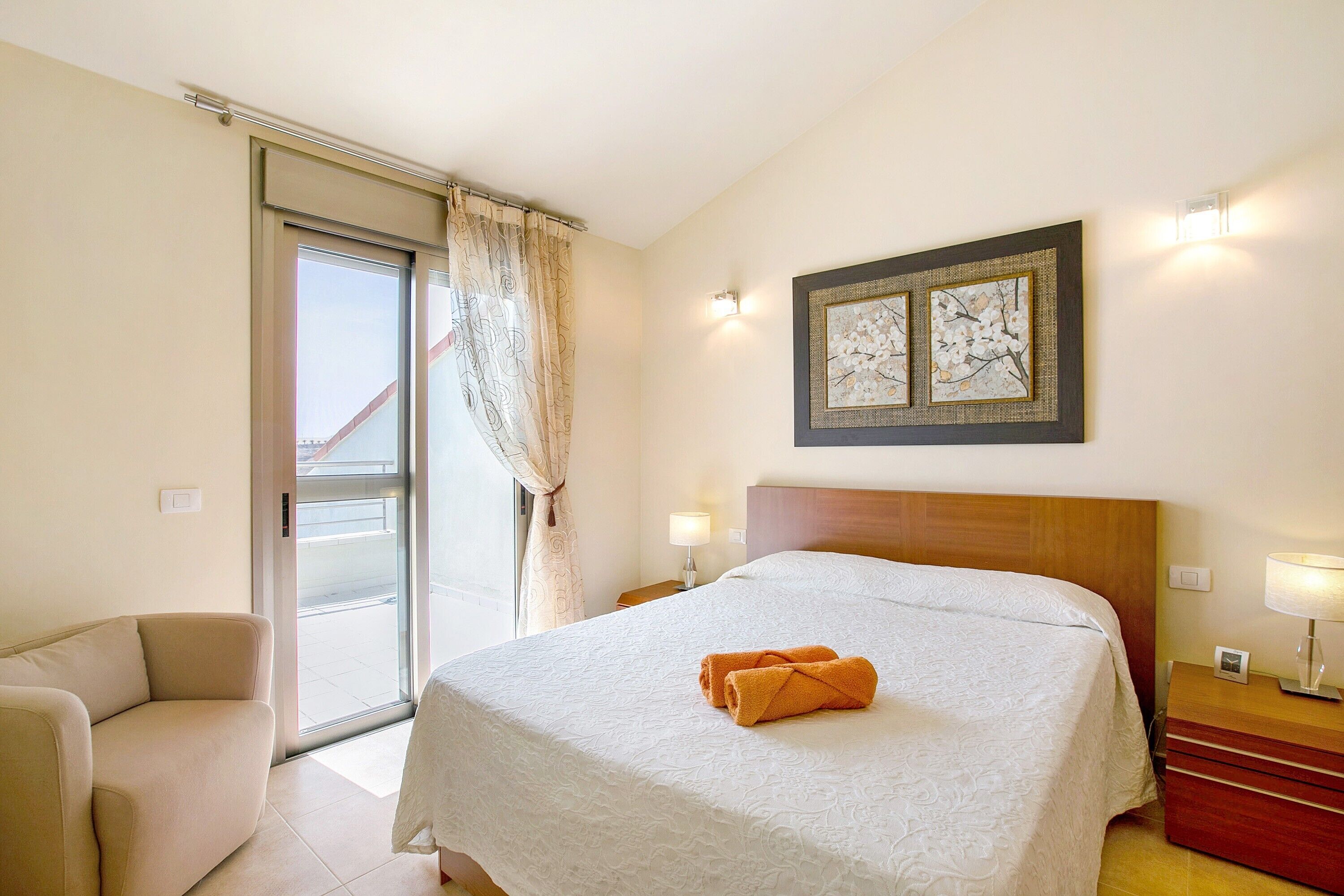 2 slaapkamers, een strijkplank/strijkijzer, gratis wifi, beddengoed