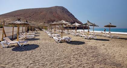 Holiday Apartment 'Los Patios' with Private Terraces, 5 Minutes' Walk from the Beach