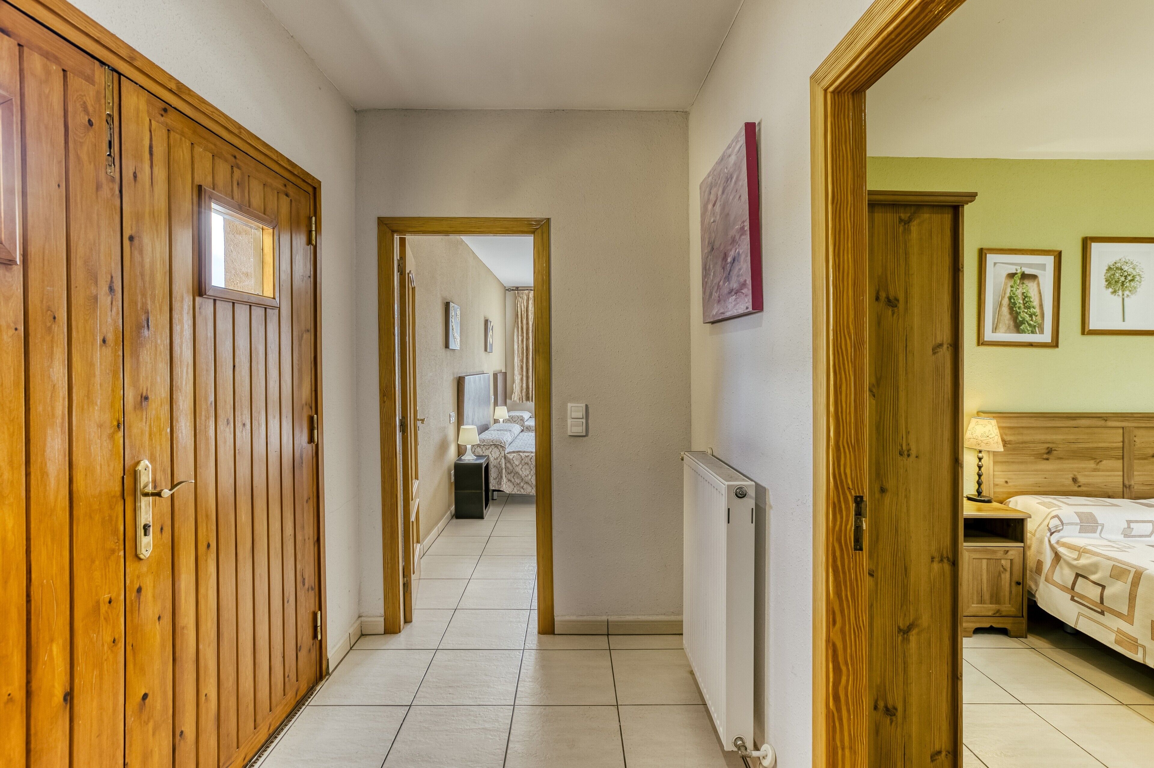 5 室のベッドルーム、WiFi (無料)、ベッドシーツ、車椅子でアクセスできる設備