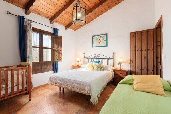 3 dormitoris, wifi gratuïta i roba de llit 