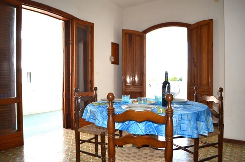 LL02 Holiday House UMI First Floor For 7 Pax' with Balcony