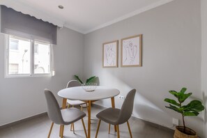 Dining - Apartment 'Málaga Dream' with Wi-Fi and Air Conditioning (Málaga)