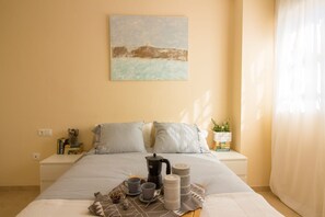 1 habitación, tabla de planchar con plancha, wifi gratis y ropa de cama 