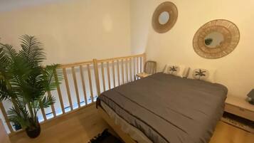 2 bedrooms, iron/ironing board