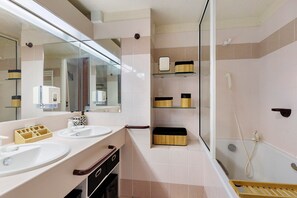 Een douche, een haardroger