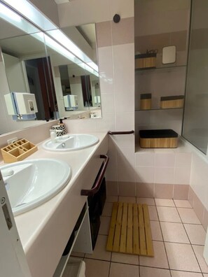 Shower, hair dryer - Le Parc 251 – Prime Location for Sport and Nature Getaways (Jard-sur-Mer)