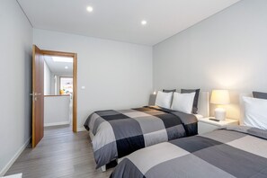 2 slaapkamers, een strijkplank/strijkijzer, gratis wifi, beddengoed