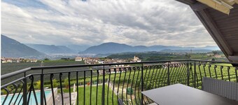 Holiday Apartment 'Weingut Zail' with Mountain View, Wi-Fi and Air Conditioning