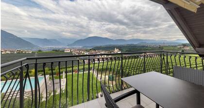 Appartement "Weingut Zail" avec vue sur les montagnes, Wi-Fi et climatisation