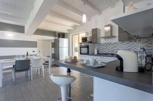 Holiday Home 'Torre Del Mare' with Private Pool, Private Terrace and Wi-Fi