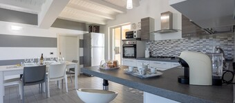 Holiday Home 'Torre Del Mare' with Private Pool, Private Terrace and Wi-Fi