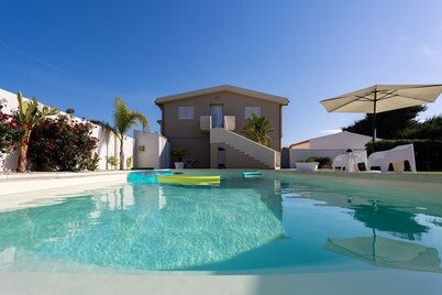 Holiday Home 'Torre Del Mare' with Private Pool, Private Terrace and Wi-Fi