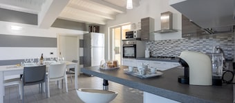Casa vacanze 'Torre Del Mare' con piscina privata, terrazza privata e Wi-Fi