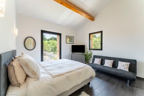 1 chambre, fer et planche à repasser, Wi-Fi gratuit, draps fournis