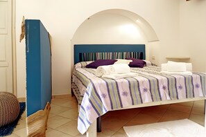 1 bedroom, bed sheets - Holiday Home 'Terra E Mare' with Sea View, Shared Terrace and Air Conditioning (Pantelleria)