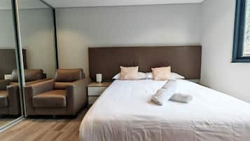 1 bedroom, desk, iron/ironing board, WiFi