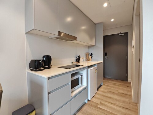 Studio in heart of Roseville