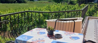 Holiday Home 'House In The Village' with Mountain View, Wi-Fi and Air Conditioning