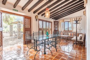 Dining - Chalet 'Ses Llebres' with Private Pool, Wi-Fi and Air Conditioning (Bunyola)