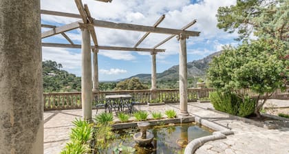 Chalet 'Ses Llebres' with Private Pool, Wi-Fi and Air Conditioning