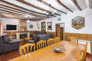 Interior - Apartment 'La Mata I' with Mountain View, Shared Pool and Wi-Fi (Calar de la Santa)