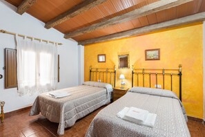 3 bedrooms, free WiFi, bed sheets