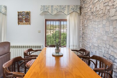 Apartamento 'Villacalar Il' con vistas a la montaña, jardín privado y Wi-Fi