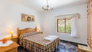 3 bedrooms, free WiFi, bed sheets