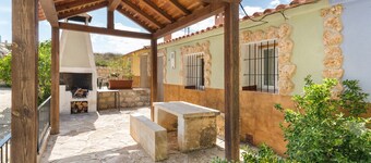 Appartement 'Los Pozos I' avec vue sur la montagne, piscine partagée et Wi-Fi