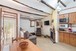 Télévision, cheminée