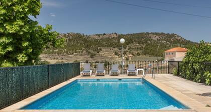 Apartment 'El Nido' with Mountain View, Shared Pool and Wi-Fi