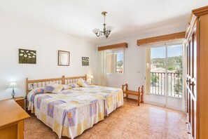4 bedrooms, free WiFi, bed sheets - Apartment 'Duplex Rural' with Mountain View, Private Terrace and Wi-Fi (Calar de la Santa)