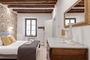 1 quarto, Wi-Fi de cortesia, roupa de cama