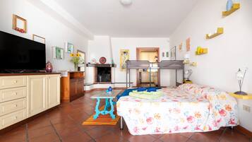 1 bedroom, free WiFi, bed sheets